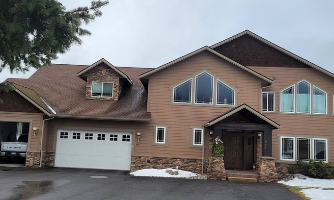 Dalton Gardens Casa | Beautiful Dalton Gardens {Coeur d Alene} home with 5 bedrooms and 7 bathrooms.
