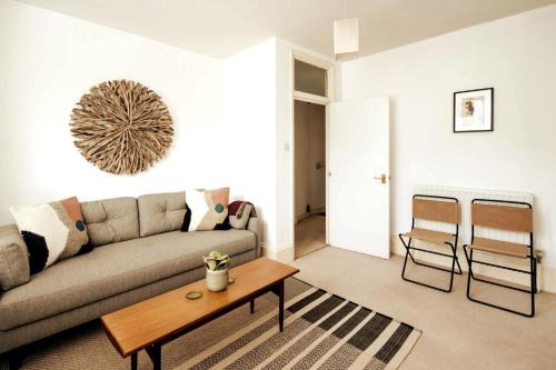Harrow Road Apartamento | Beautiful Designer Flat in Maida Vale, Sleeps 4