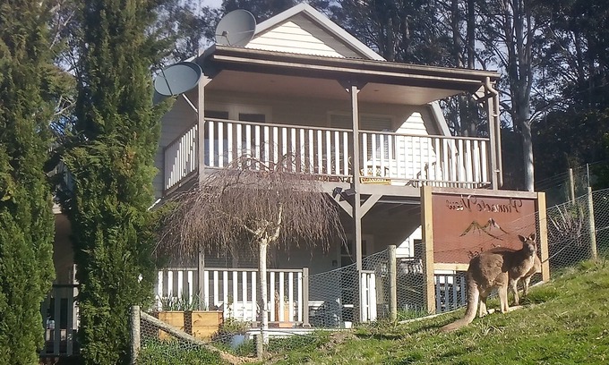 Merrijig Casa | Beautiful Dutch Barn style country house in Merrijig (base of Mt Buller)