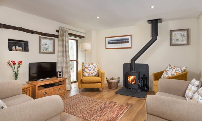 Keswick Cabaña | Beautiful eco-self-catering farm cottage in a peaceful valley surrounded by dramatic Lakeland scener