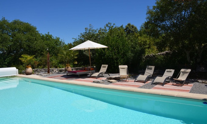 Les Vans Casa | Mas XVIII hermosas en un terreno privado de 3 hectáreas, 5X12 m piscina, Les Vans 5 minutos