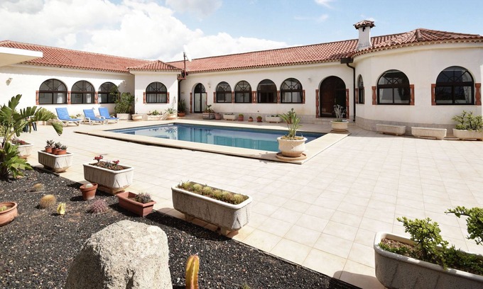 San Isidro Casa | Beautiful holiday home in San Isidro with pool