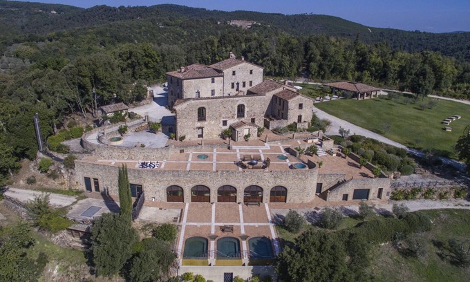 Tocchi Villa | vacaciones vacaciones de lujo villa spa en alquiler Italia, Toscana, cerca de Siena, Monticiano, gran spa de lujo vacaciones holiay
