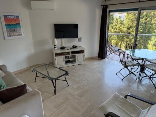 La Napoule Apartamento | Beautiful F2 pool in Islette du Riou