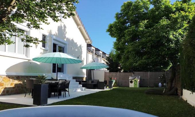 Savigny-sur-Orge Casa | Beautiful Family Home🏠Close🌞Paris✈️Orly Airport🚈Massy TGV Train Station🏰Versailles