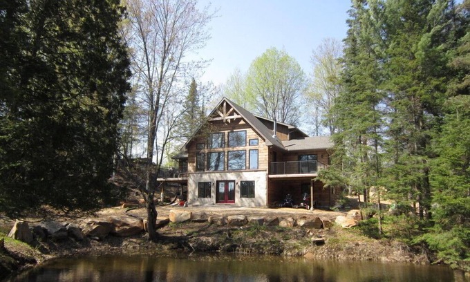 Algonquin Highlands Cabaña | Hermosa casa de campo familiar - Dorset, Ontario cerca del parque Algonquin