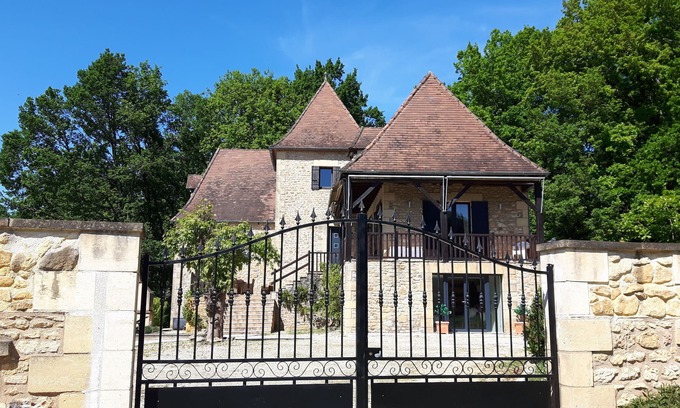 Bigaroque Casa | Hermosa casa familiar con piscina privada en una ladera del valle de Dordoña