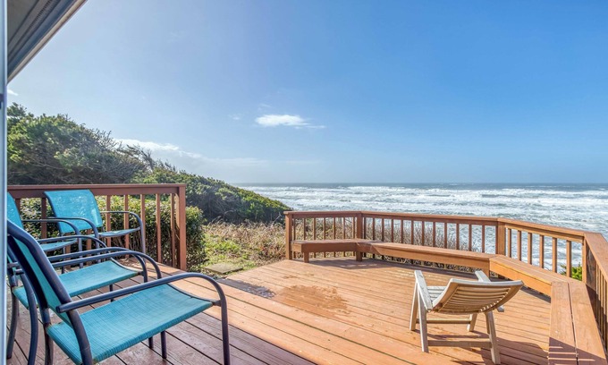 South Beach Casa | Beautiful, Family-Friendly South Beach Newport Oceanfront Home w/ Bunk Room!