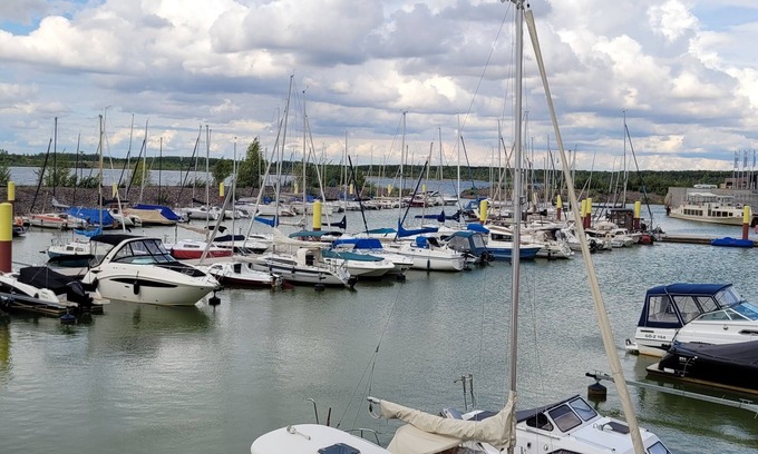 Zwenkau Condominio | Beautiful family-friendly apartment by the lake