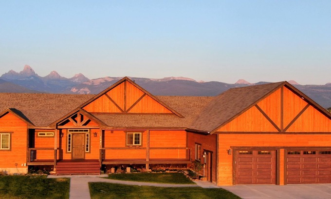 Leigh Creek Estates Casa | Beautiful Family Getaway with Breathtaking Teton Views