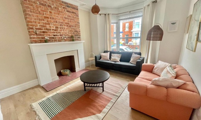 Uplands Casa | Beautiful Family Home in the Heart of Swansea