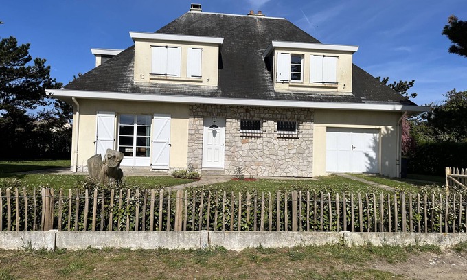 Sainte-Cecile-Plage Casa | Beautiful family home near beach Sainte-Cécile