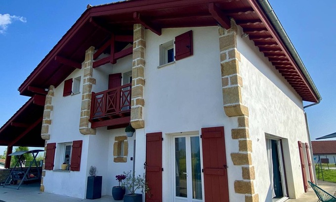 Bardos Casa | Casa amplia con jardín y terraza, ideal para familias, cerca de Bayona - 6 personas, admite mascotas