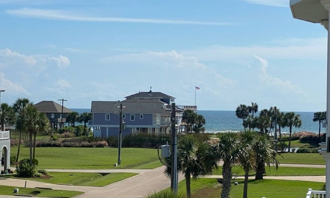 Pirates Beach West Casa | Beautiful family home, Gulf views , short walk to private neighborhood beach