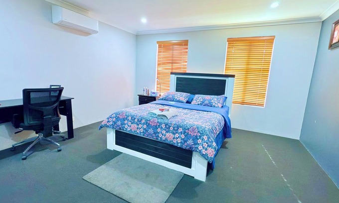 Hammond Park Casa | Beautiful Family room with newly renovated bathroom and Kitchenette.