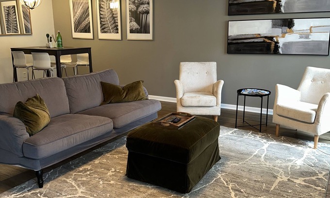 Crofton Casa | Beautiful family sized townhouse with deck. Close to Washington DC and Baltimore