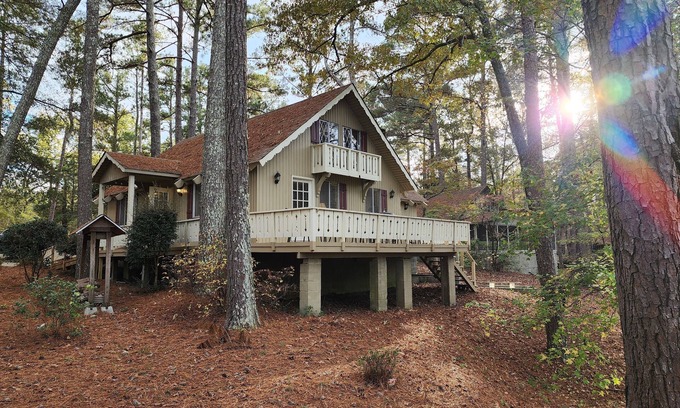Pine Mountain Chalet De Esquí | Beautiful family friendly 4 bedroom Resort Chalet with Fireplace