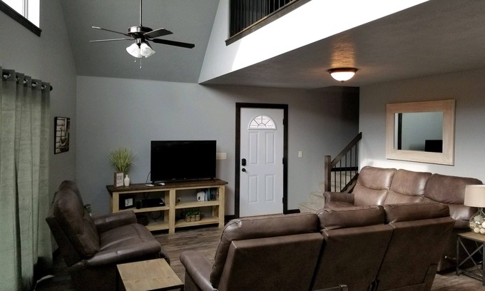 Spirit Lake Casa | Hermosa casa de vacaciones en familia en Bridges Bay en Okoboji!
