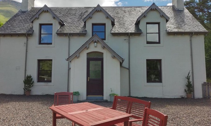 Crianlarich Casa | Beautiful Farm House at the foot of Ben More.