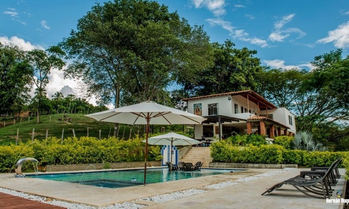 Olaya Casa | Hermosa finca con piscina ubicada en Sopetrán