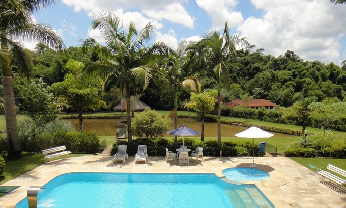 Guacuri Casa | Hermosa casa de campo con piscina, campo de fútbol, ​​lago con kiosco, arroyos, huerto, etc ..