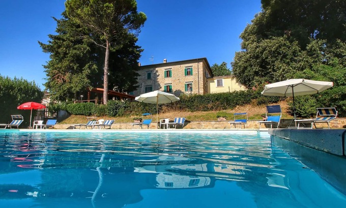 Gualdo Cattaneo Casa | Beautiful Farmhouse with Hot Tub in Umbria
