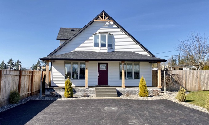 Ridgefield Casa | Beautiful Farmhouse in Ridgefield
