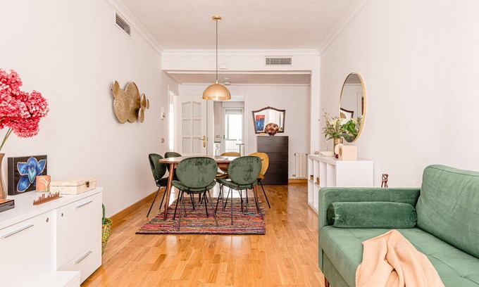 Chueca Apartamento | Gran apartamento con piscina en pleno centro de Madrid by Sharing Co.