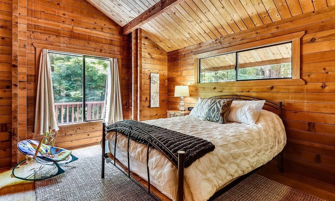 Cazadero Casa | Baumhaus ~ Beautiful Forest Hideaway - Bañera de hidromasaje, árboles, vistas y privacidad