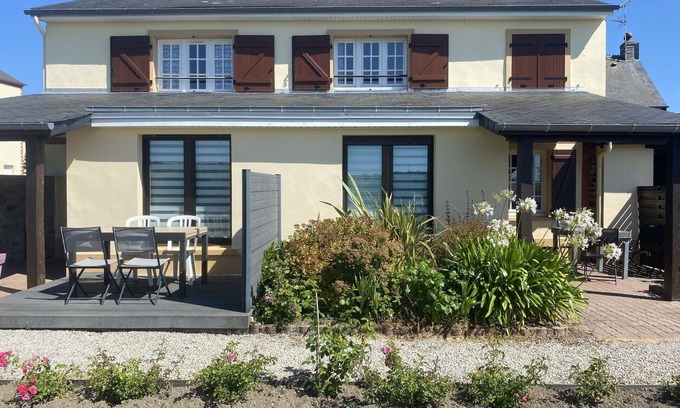 Barneville-Carteret Casa | Precioso apartamento en villa con WIFI, TV, terraza, vista panorámica y aparcamiento