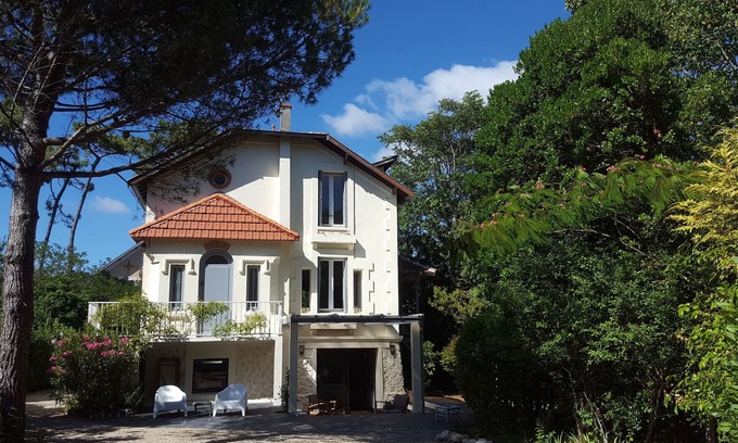 Saint-Palais-sur-Mer Casa | Hermosa villa de carácter a 300 m de la playa del centro.