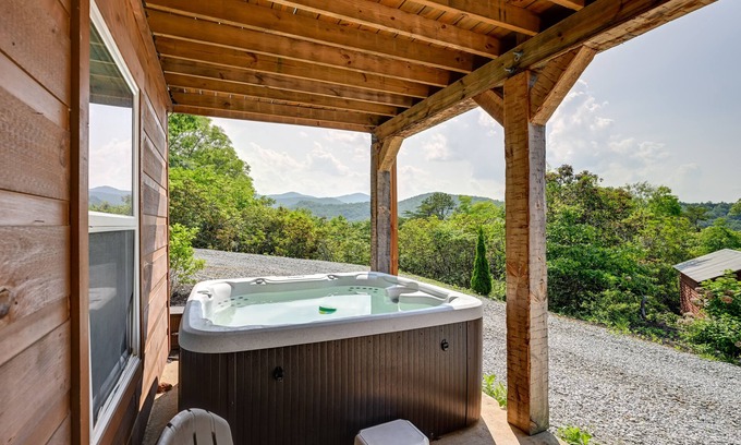 Franklin Casa | Beautiful Franklin Home w/ Bunkhouse & Hot Tub!