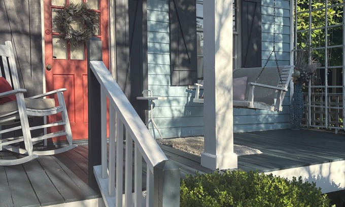 Seville Historic District Cabaña | Beautiful French Creole Historical studio in downtown Pensacola. one of a kind!