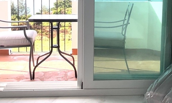 San Roque Apartamento | Beautiful Fully Furnished Mountainview Studio across PauPau Beach