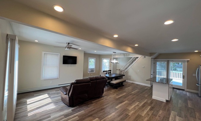 Riverside Casa | BEAUTIFUL FULLY FURNISHED HOUSE