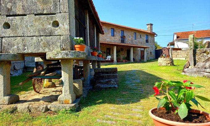 Soloveira Cabaña | Preciosa Casona Gallega en O Salnés, Rías Baixas