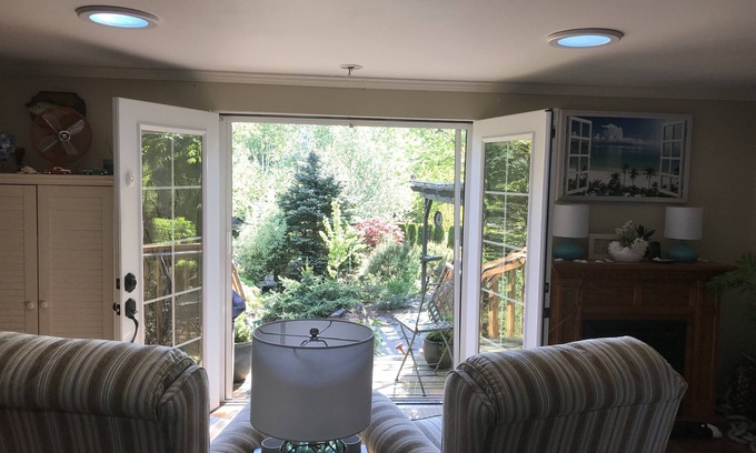 Castle Rock Casa | Beautiful Gardens, Outdoor Shower, Hot Tub, Steam Sauna, Cold plunge pool.