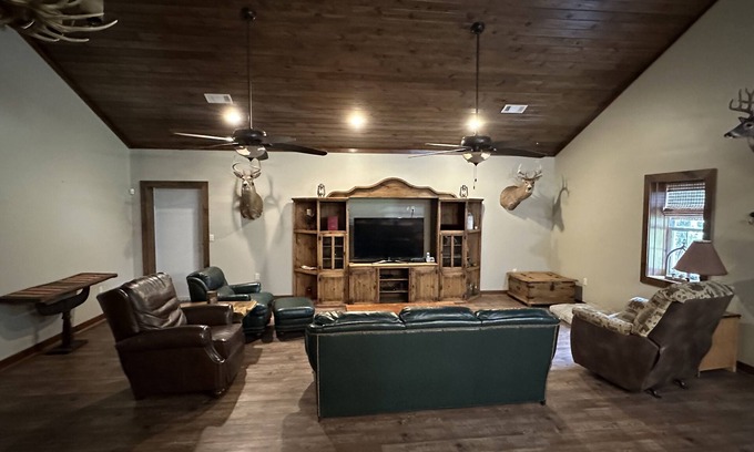 Sylvania Otro | Beautiful Georgia farmhouse