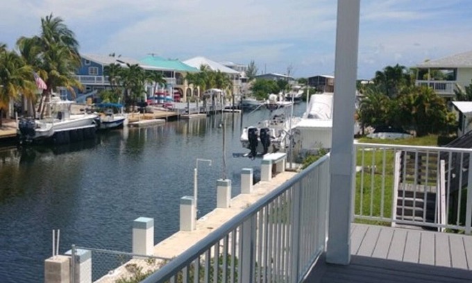 Big Pine Key Casa | BEAUTIFUL GETAWAY - DAZZLING SUNSETS- BIG PINE KEY-60' DOCK 5 MINUTES TO CHANNEL