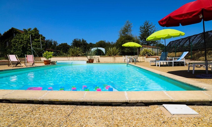Madiran Casa | Beautiful Gite, Le Chai In the heart of the Madiran vines, shared pool