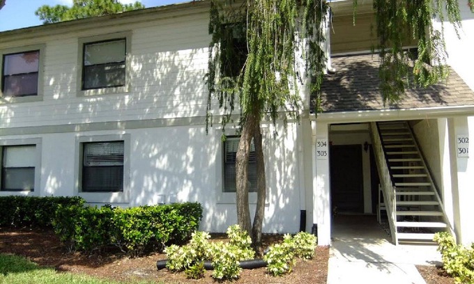 East Lake Woodlands Condominio | Hermoso piso en planta baja.