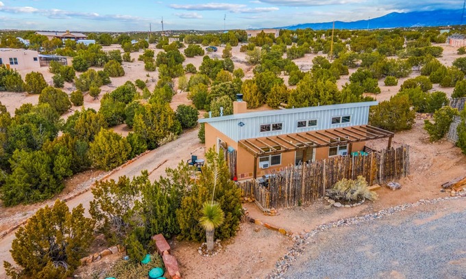 West Alameda Casa | Hermosa casa de huéspedes con vistas!