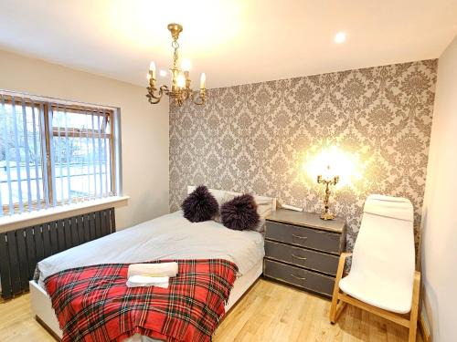 Lady Margaret Casa | Beautiful guest rooms, Free Parking, 30min Heathrow, 40min Wembley, 60min Central London