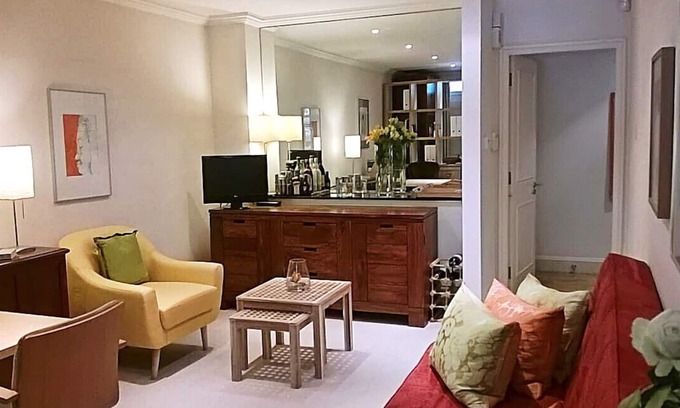 Royal Borough of Kensington and Chelsea Apartamento | Hermoso cielo en la estación de metro de High Street Kensington, incl. limpieza semanal