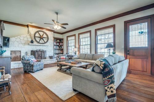 Boerne Casa | Beautiful Hill Country Ranch Home - 4 Mi to Town!