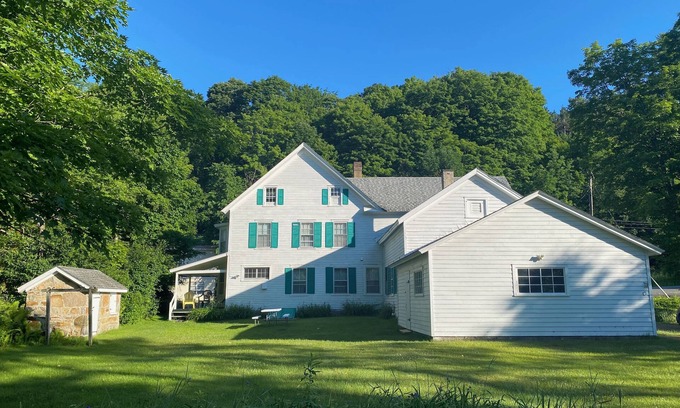 Elizabethtown Casa | Beautiful historic home in the High Peaks Area of the Adirondacks
