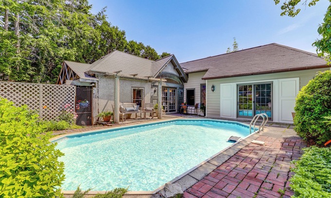 Worcester Cabaña | Beautiful & Historic Cottage, Steps to Elm Park