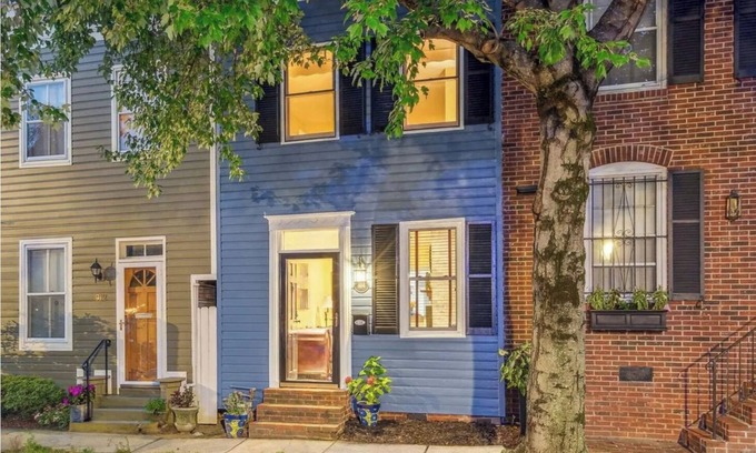 Old Town West Casa | Beautiful Historic Home~ 2 bds, 2.5 ba., fireplace, perfect vacation location!