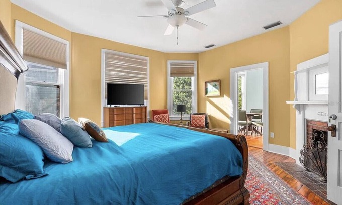 Gainesville Apartamento | Beautiful, Historic 1 BR Apartment- Walk Downtown