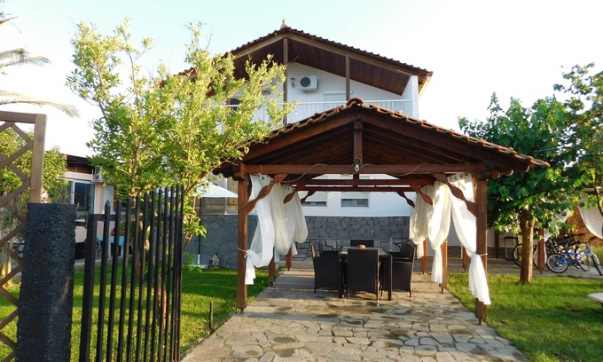Nea Propontida Casa | Hermosa casa de vacaciones a 400 m de la playa!